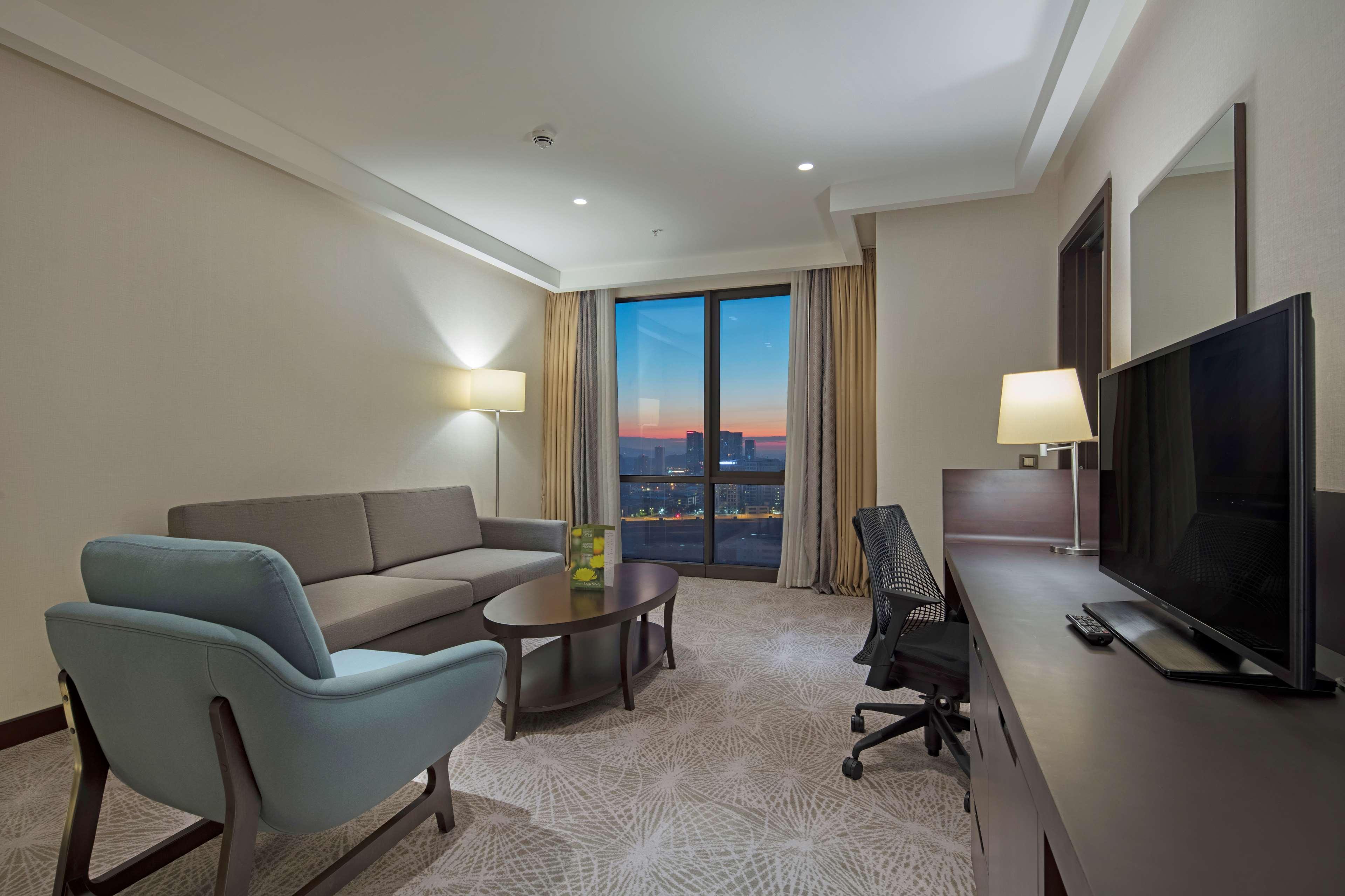 Doubletree By Hilton Istanbul Umraniye Hotell Eksteriør bilde Suite