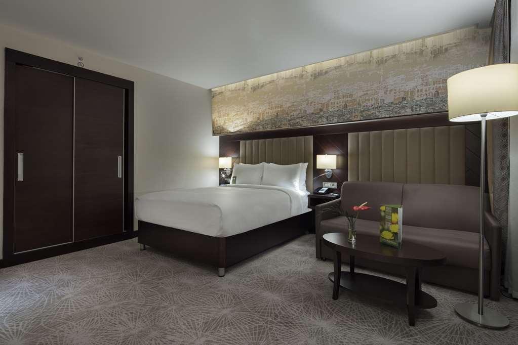 Doubletree By Hilton Istanbul Umraniye Hotell Rom bilde A room at the hotel