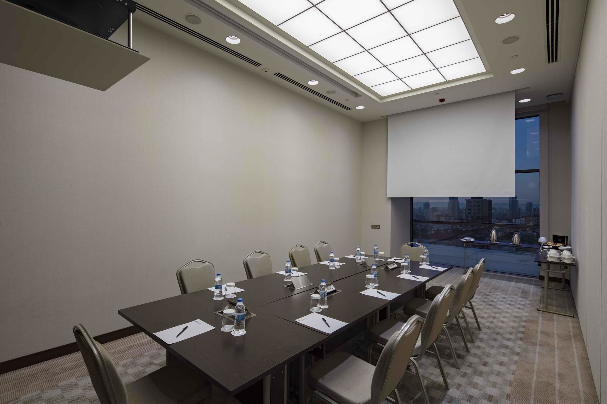 Doubletree By Hilton Istanbul Umraniye Hotell Eksteriør bilde Meeting room