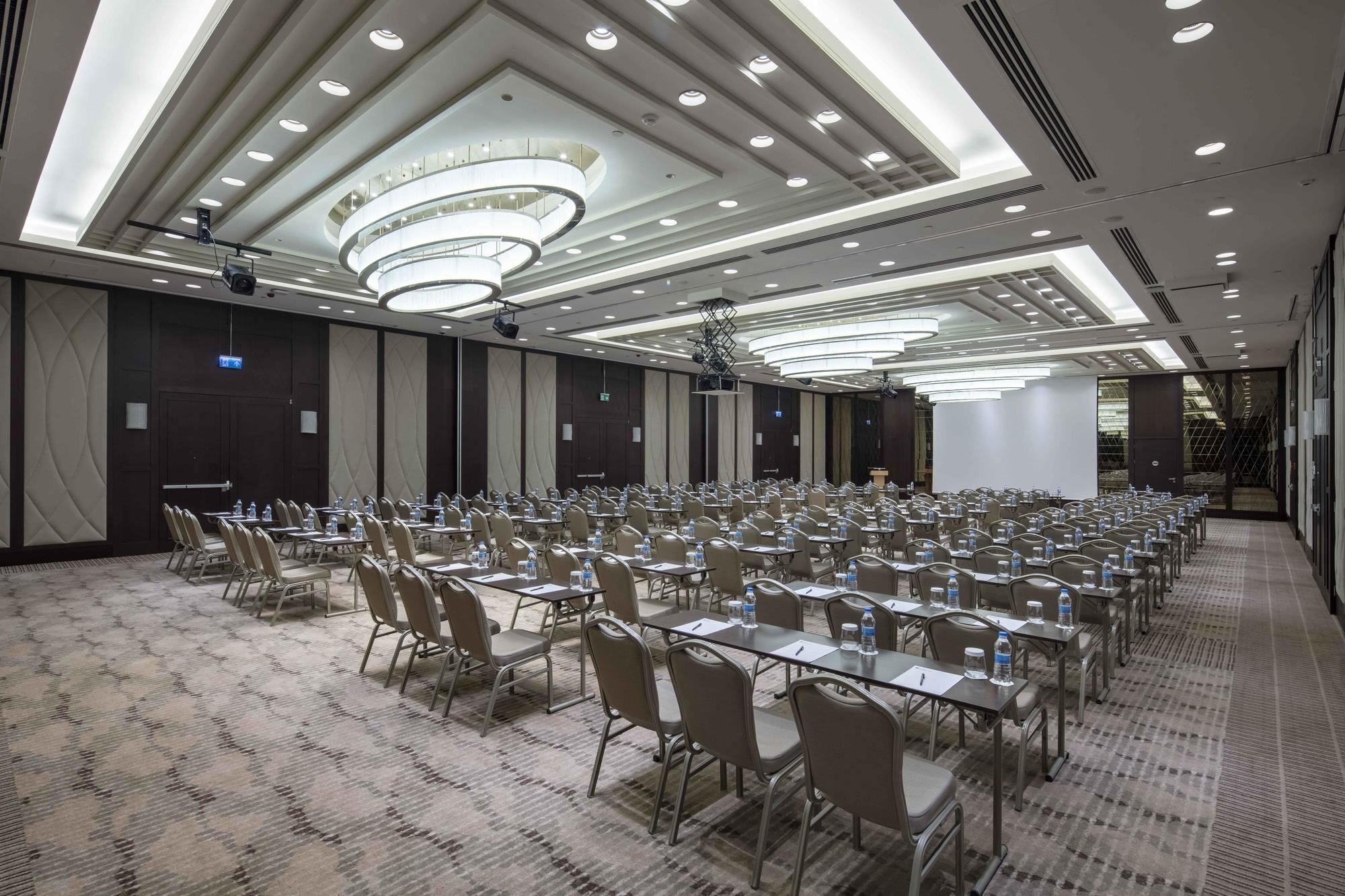 Doubletree By Hilton Istanbul Umraniye Hotell Eksteriør bilde The Grand Ballroom