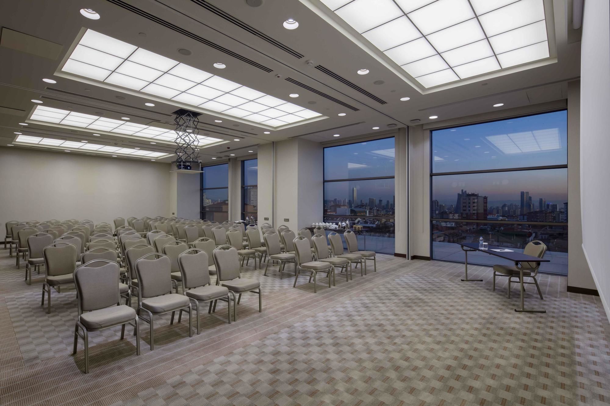 Doubletree By Hilton Istanbul Umraniye Hotell Eksteriør bilde Meeting room
