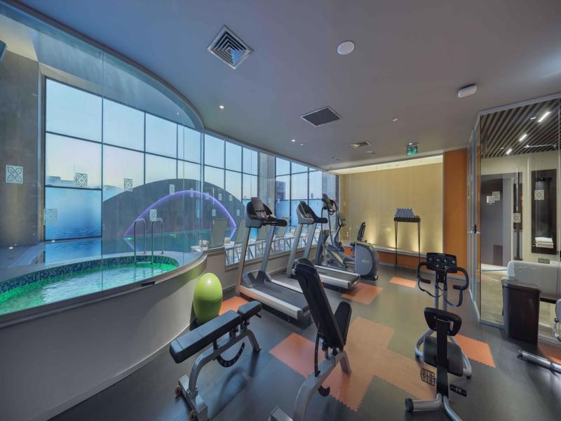 Doubletree By Hilton Istanbul Umraniye Hotell Eksteriør bilde The gym at the hotel