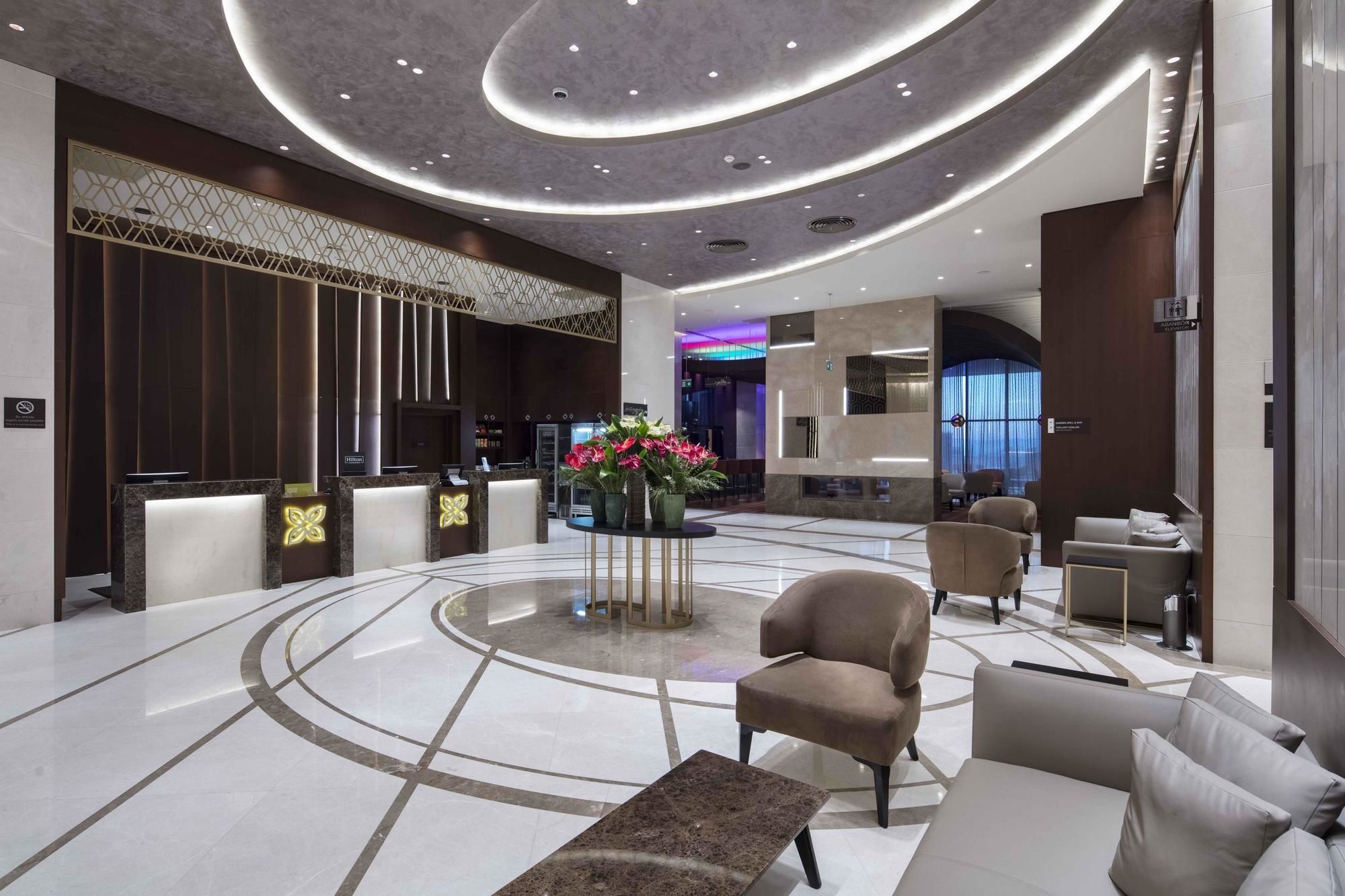 Doubletree By Hilton Istanbul Umraniye Hotell Eksteriør bilde Lobby